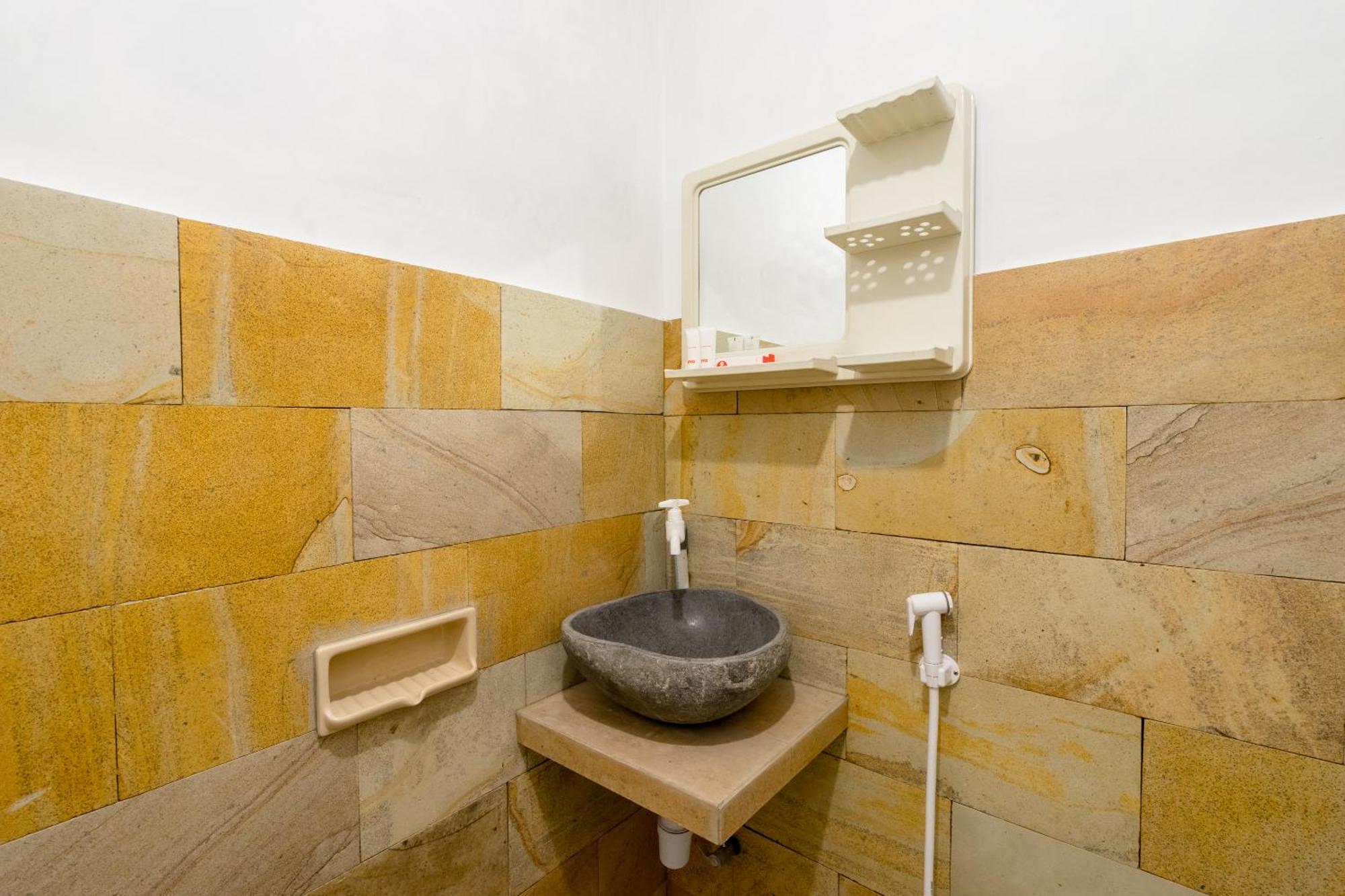 Reddoorz Syariah Near Plengkung Gading 2 Hotel Yogyakarta Exterior photo